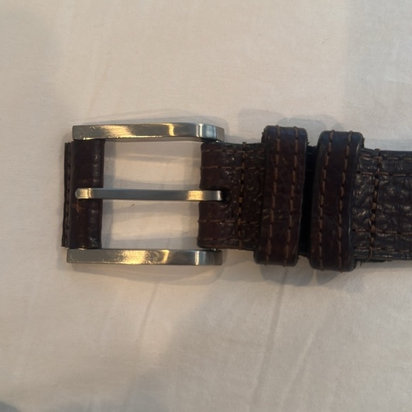 Johnston & Murphy Men's Brown Leather Belt with silver buckle - Picture 5 of 6